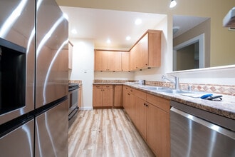 7358 Bren Ln in Eden Prairie, MN - Building Photo - Building Photo