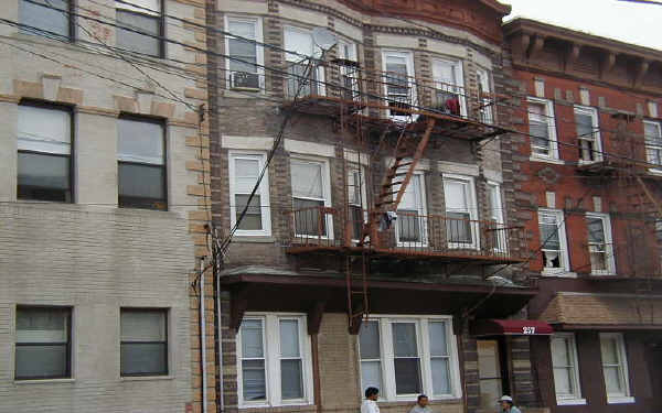 257 Walker St in Cliffside Park, NJ - Building Photo - Building Photo