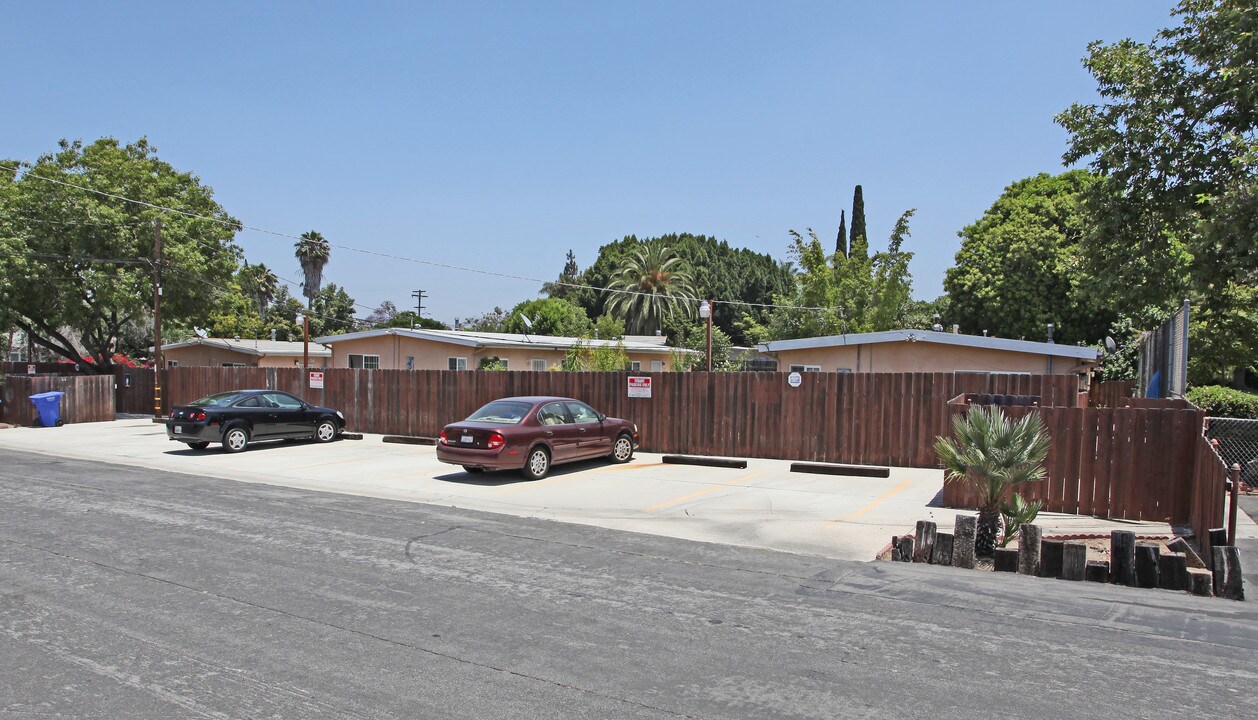 6935 Hoffman Ave in La Mesa, CA - Building Photo