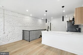 962 E Locust Ave-Unit -2 in Philadelphia, PA - Building Photo - Building Photo