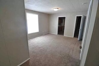4919 Leighton Ave in Lincoln, NE - Building Photo - Building Photo