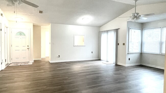 1300 Debbs Ln in Chesapeake, VA - Building Photo - Building Photo