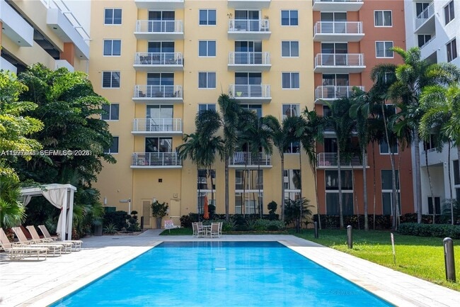 2775 NE 187th St, Unit 629 in Miami, FL - Foto de edificio - Building Photo