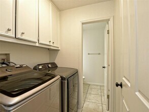 3800 Palomar Ln in Austin, TX - Building Photo - Building Photo