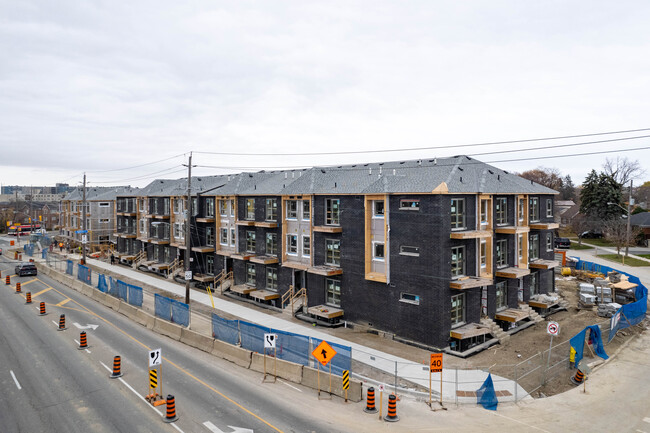 East Station in Toronto, ON - Building Photo - Building Photo