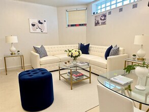 50 Parkman St in Brookline, MA - Foto de edificio - Building Photo