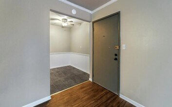 2811 Pembroke Ln in St. Joseph, MO - Building Photo - Building Photo