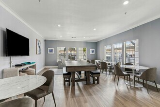 Riviera at West Village in Dallas, TX - Foto de edificio - Building Photo