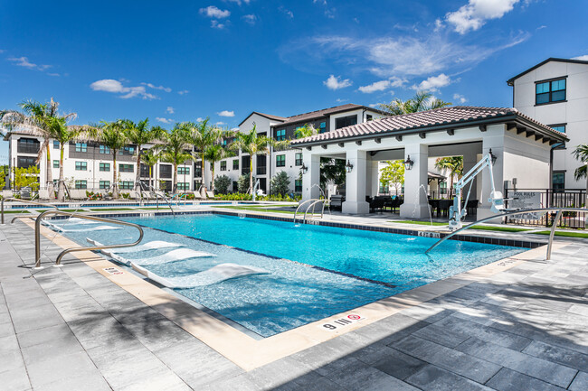 Las Palmas in Ft. Myers, FL - Foto de edificio - Building Photo