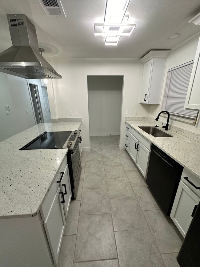 329 E Evergreen Ave in Longwood, FL - Building Photo - Building Photo
