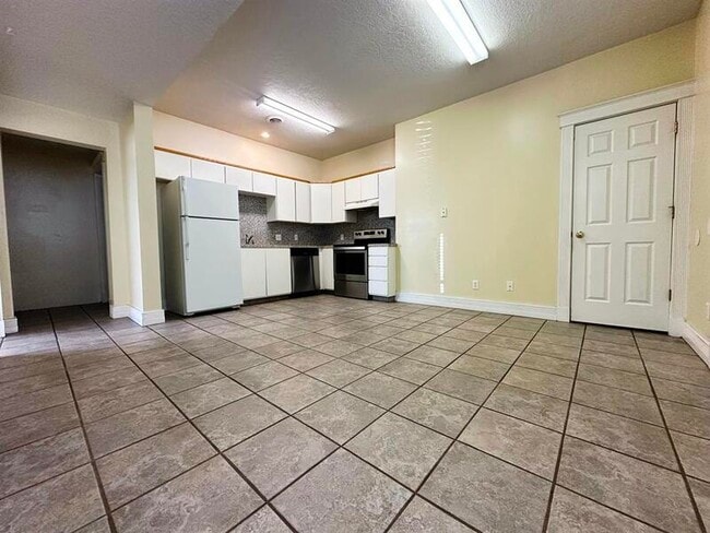 18 N 200 E in Tremonton, UT - Building Photo - Building Photo