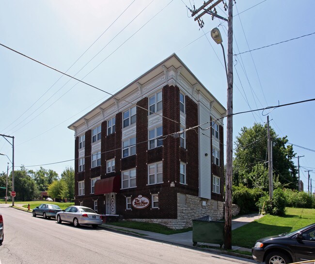 The Davis Place Apartments in Kansas City, MO - Foto de edificio - Building Photo