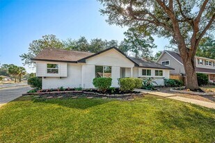 23130 Bayleaf Dr in Spring, TX - Building Photo