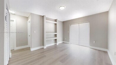 329 SW 9th Ave in Miami, FL - Building Photo - Building Photo