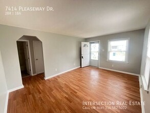 7414 Pleaseway Dr in St. Louis, MO - Building Photo - Building Photo