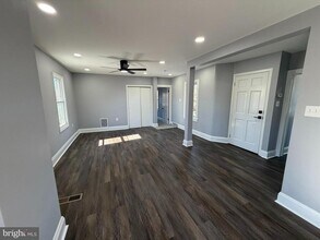 124 W Butler Pike in Ambler, PA - Building Photo - Building Photo