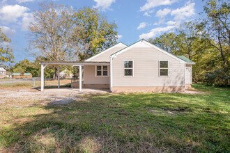 417 W Coffee St in Tullahoma, TN - Building Photo - Building Photo