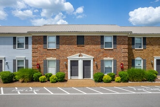 Hunters Court in Murfreesboro, TN - Foto de edificio - Building Photo