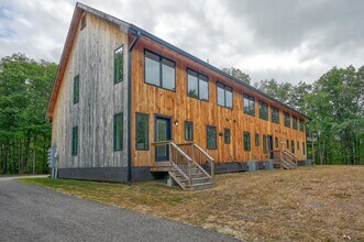 22 Pudding Pond Dr in Conway, NH - Building Photo - Building Photo