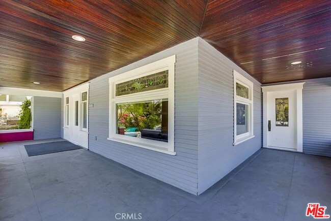 2901 Raymond Ave in Los Angeles, CA - Building Photo - Building Photo