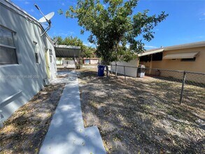 240 NE 23rd St in Pompano Beach, FL - Building Photo - Building Photo