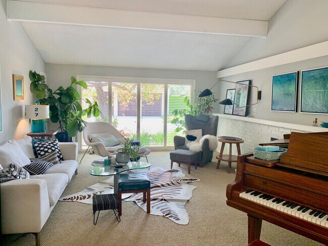 2744 Inverness Ct in San Diego, CA - Building Photo - Building Photo