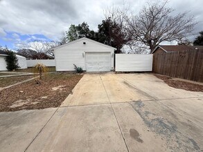 36832 Wilmington Rd in Fruitland Park, FL - Building Photo - Building Photo