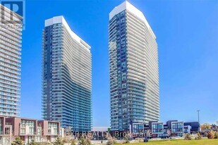115 McMahon Dr in Toronto, ON - Building Photo
