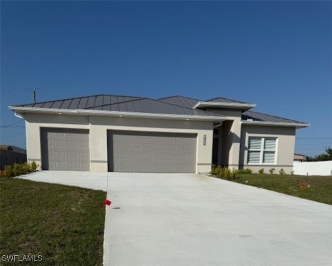 1812 NE 1st Ave in Cape Coral, FL - Building Photo - Building Photo