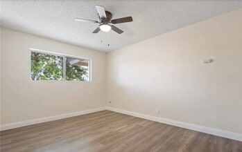 2690 N Berkeley St in Orange, CA - Foto de edificio - Building Photo