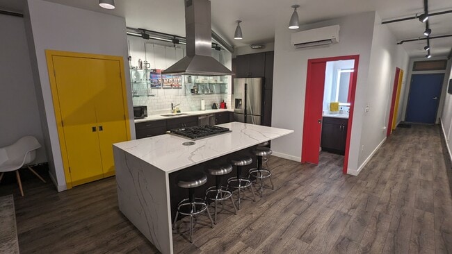 58 Main St, Unit The Loft in Bangor, ME - Foto de edificio - Building Photo