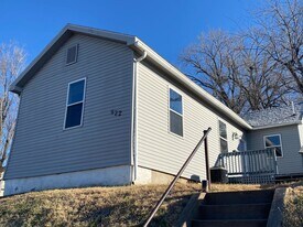 922 N 10th St in Quincy, IL - Building Photo