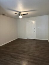 1221 W Thorain Blvd in San Antonio, TX - Building Photo - Building Photo