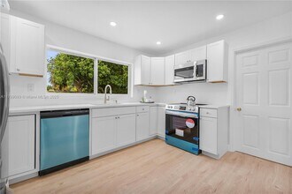 1694 NE Orion St in Jensen Beach, FL - Building Photo - Building Photo