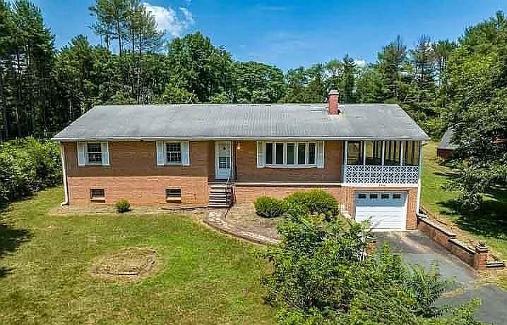 3546 Richmond Rd in Keswick, VA - Building Photo