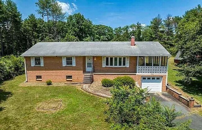 property at 3546 Richmond Rd