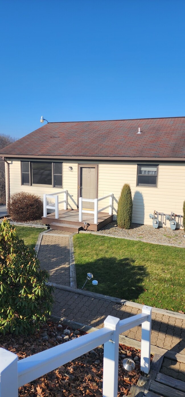 119 Valley View Dr, Unit 4