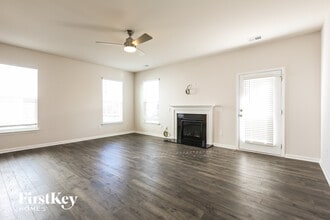 562 Hillpark Ln in Greer, SC - Building Photo - Building Photo