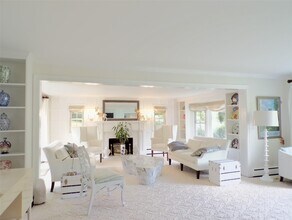 4 Bittersweet Ln in Mt Kisco, NY - Foto de edificio - Building Photo
