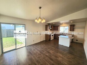 1025 Marston St in West Sacramento, CA - Building Photo - Building Photo