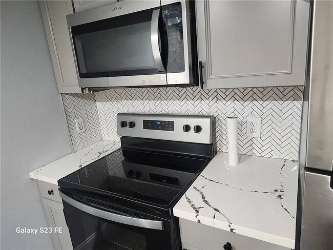 324 Camelia Ave, Unit 2 in La Place, LA - Building Photo - Building Photo