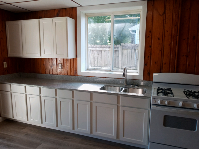 property at 906 W South St