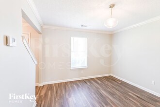 8062 Ellis Rd in Bartlett, TN - Foto de edificio - Building Photo