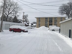 1027 N 12th St in Bismarck, ND - Building Photo - Building Photo