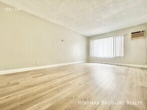 5452 Sierra Vista Ave, Unit 306 in Los Angeles, CA - Building Photo - Building Photo