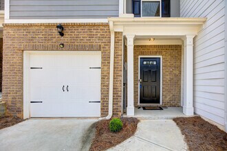 44 Chastain Cir in Newnan, GA - Building Photo - Building Photo