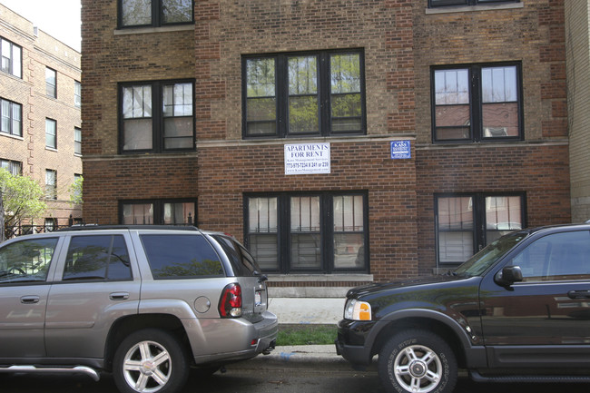 3507 N. Racine Avenue Apartments in Chicago, IL - Building Photo - Building Photo