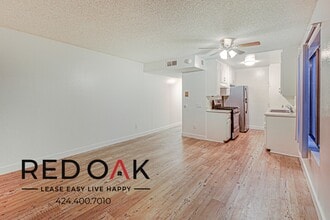 11817 Victory Blvd in Los Angeles, CA - Building Photo - Building Photo