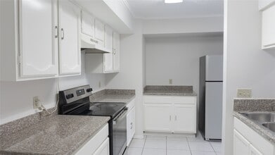 9102 Benthos Dr in Houston, TX - Building Photo - Building Photo