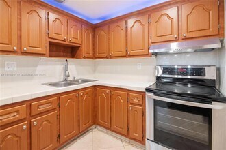 16740 NE 9th Ave in North Miami Beach, FL - Building Photo - Building Photo